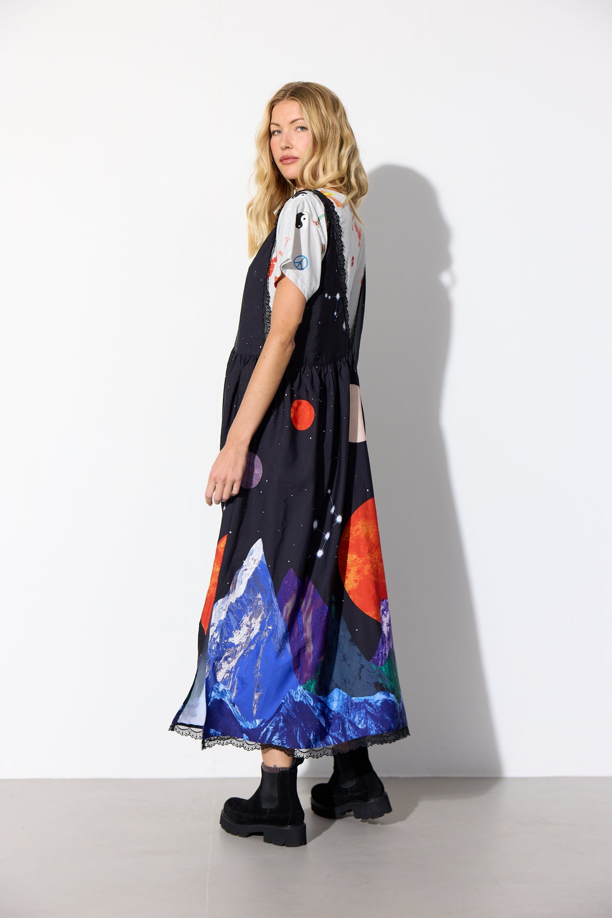 HUNKØN Nora Dress Dresses Outer Space Art Print