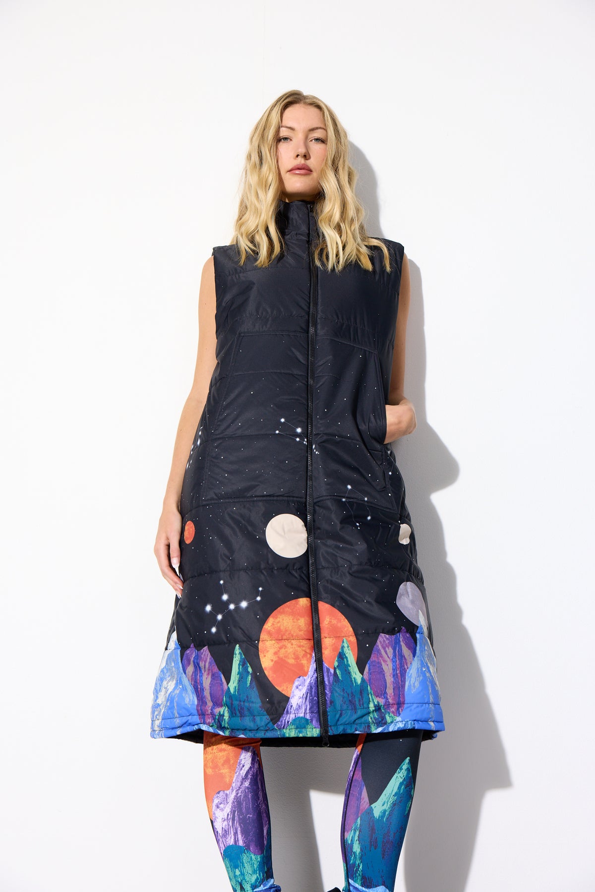 HUNKØN Justice Long Vest Vests Outer Space Art Print